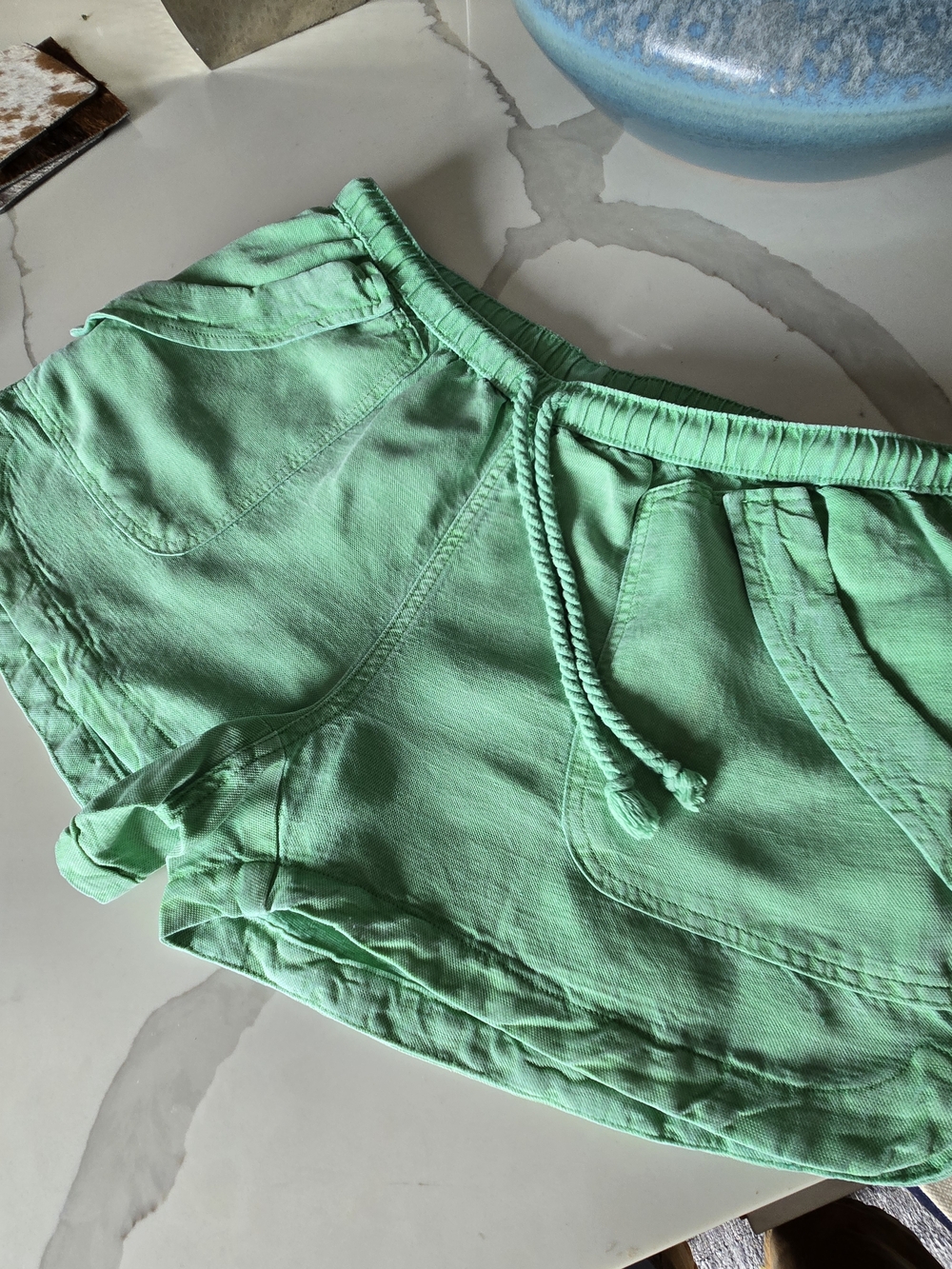 Women’s Drawstring Casual Shorts in Grass Green